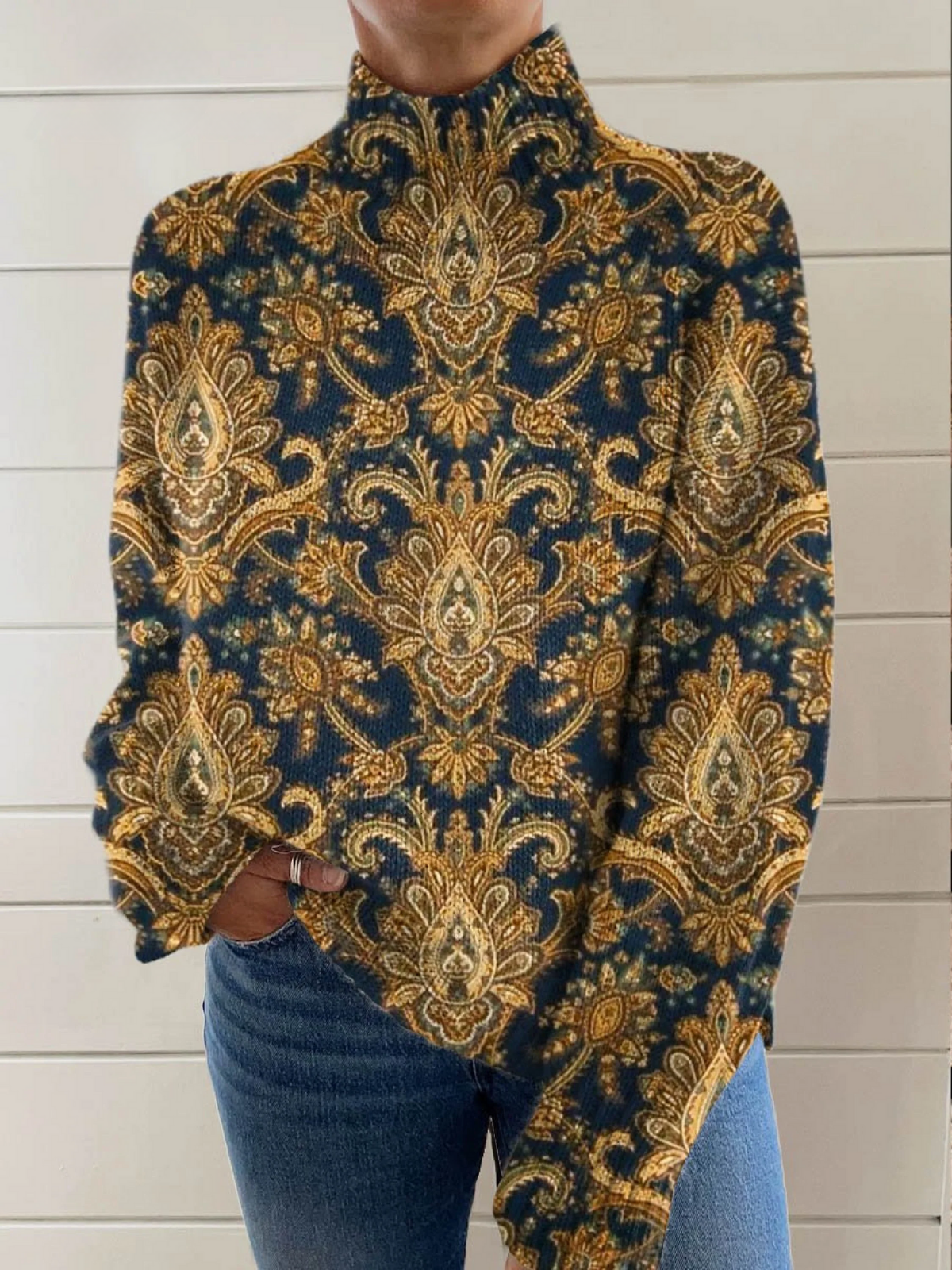 Nela | sweter z wysokim kołnierzem we wzór paisley granatowo-złoty