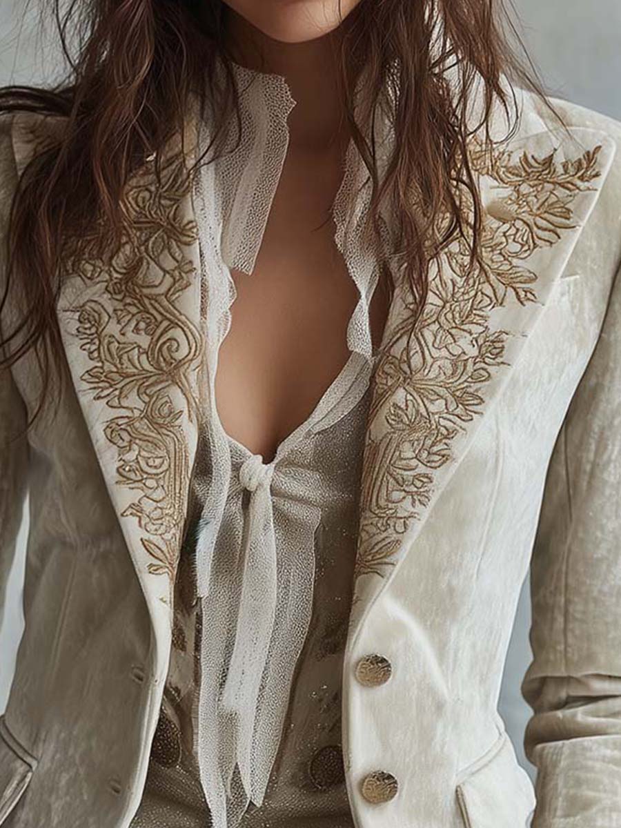 Cordelia | taliowana haftowana marynarka damska